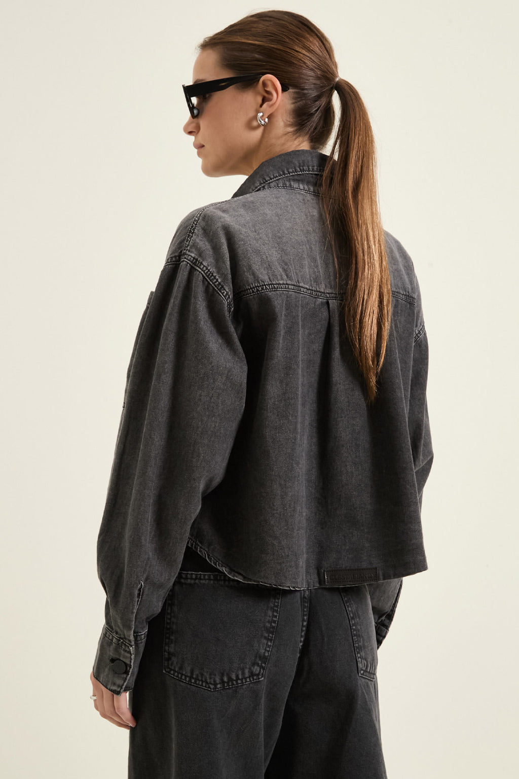 Camisa Crop Denim Black