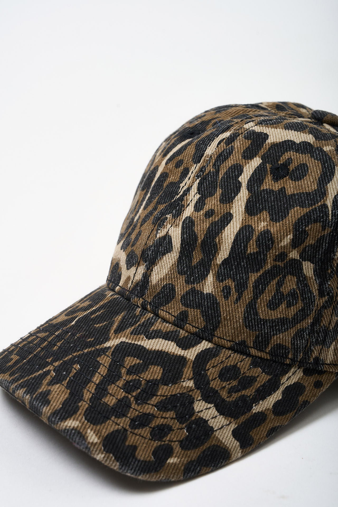 Gorra Leo Print