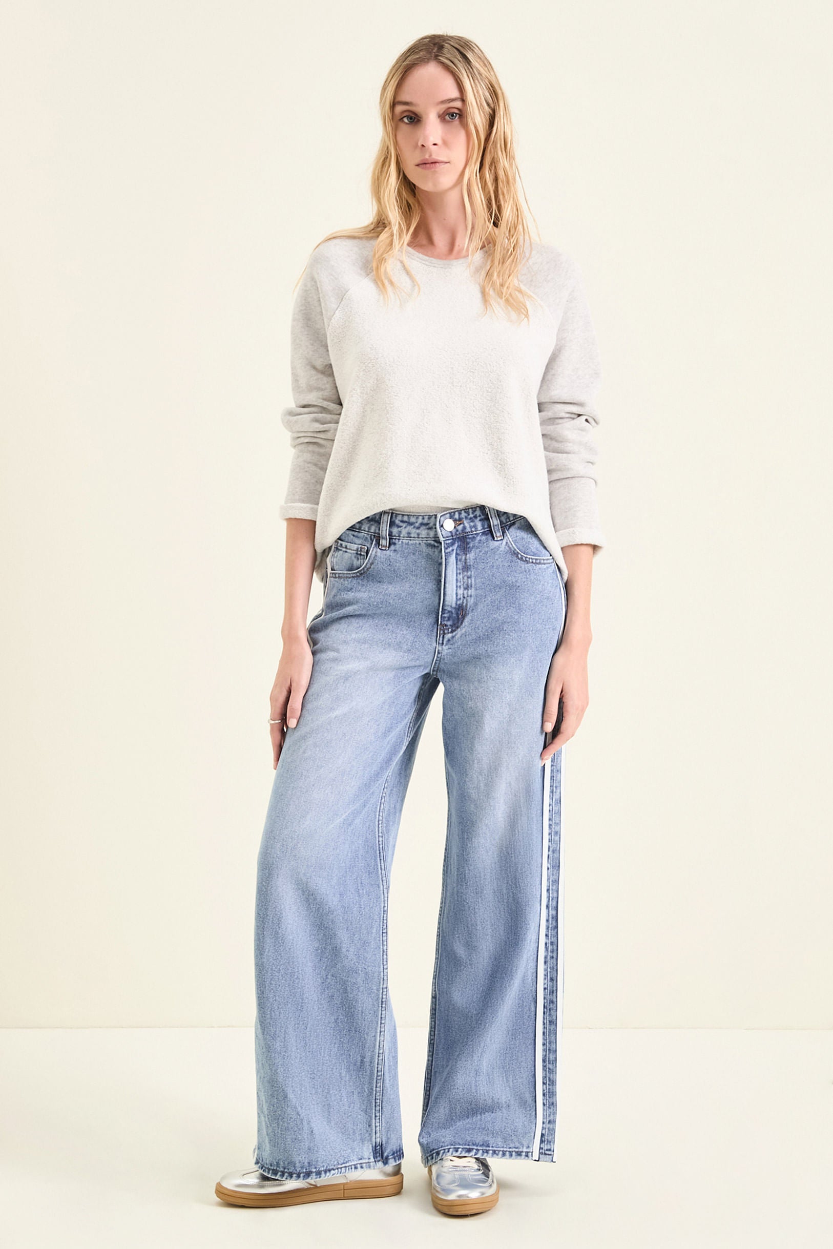 Straight Megan Light Blue