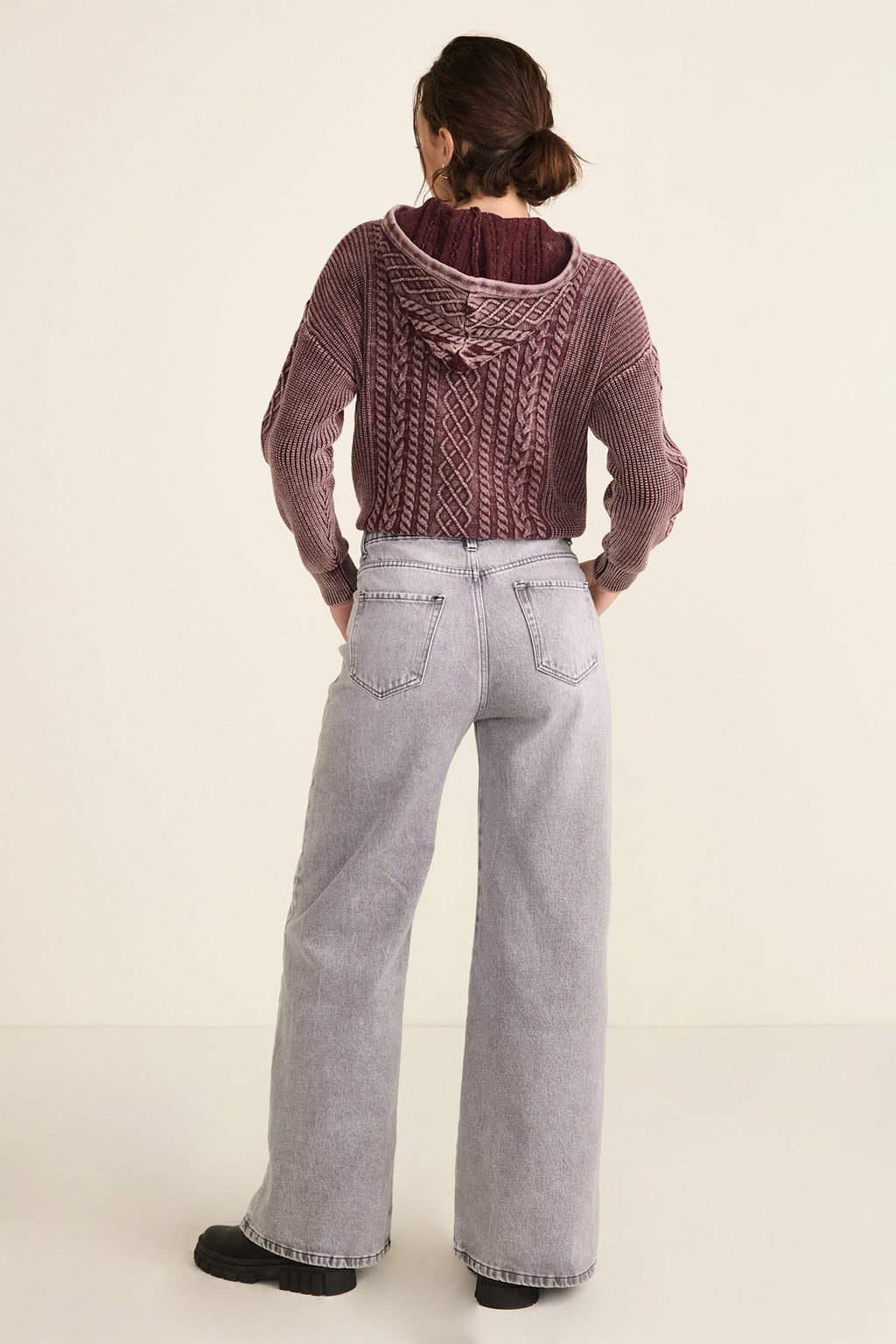 Wide Dass Light Grey