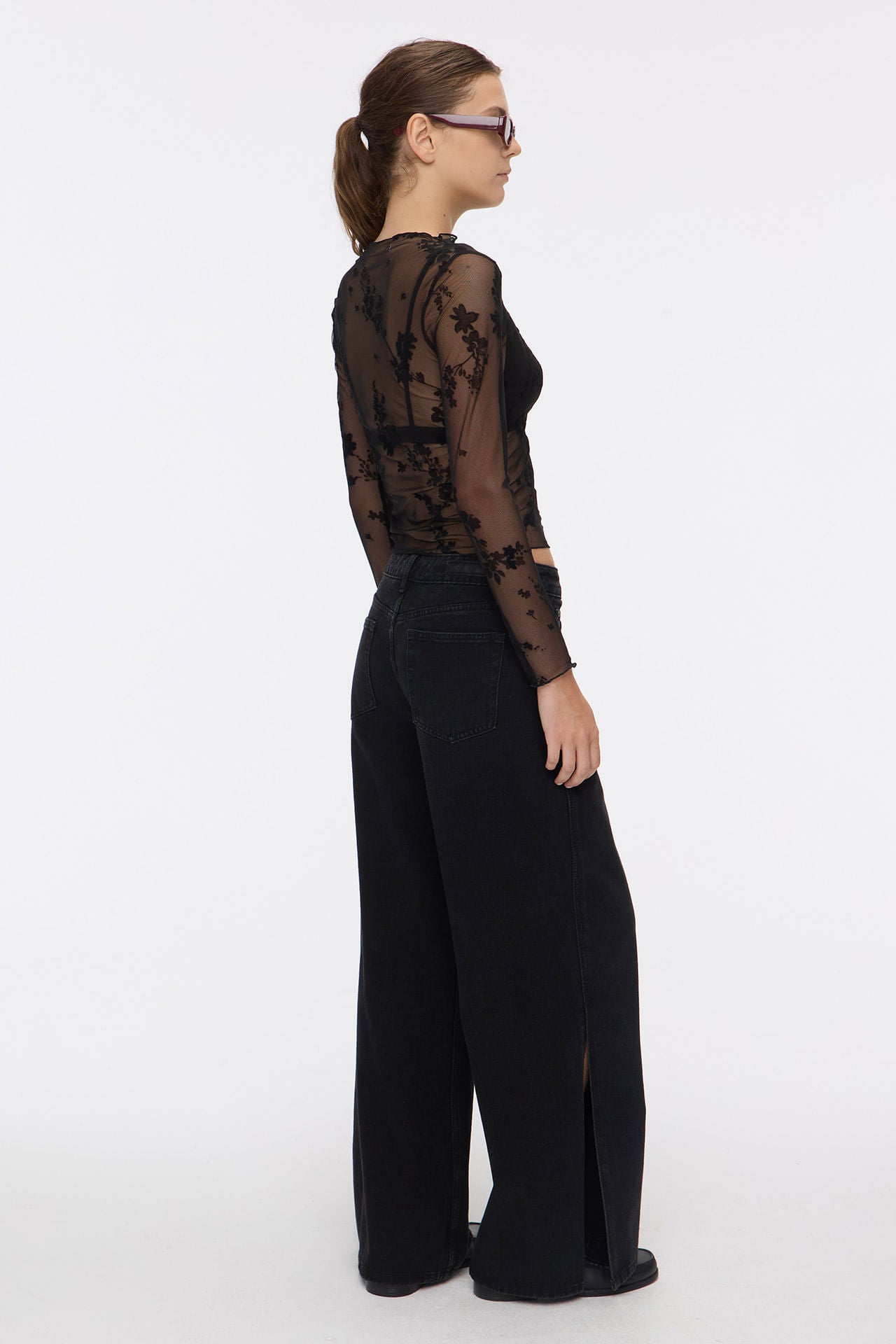 Wide Slit Black